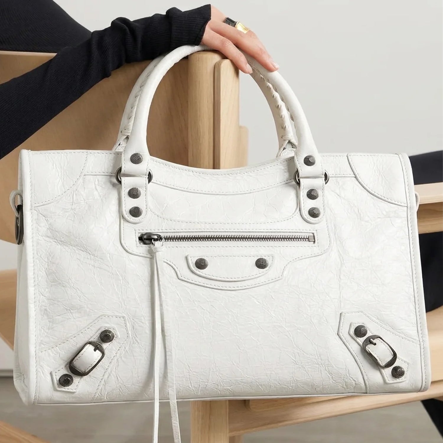 White Classic City-Inspired Leather Bag 